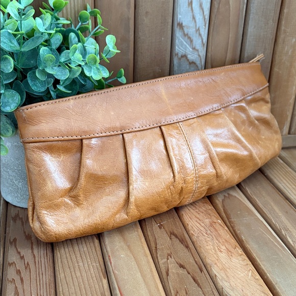 Aldo Camel Soft Leather Boho Chic Clutch Pleated - Picture 2 of 7